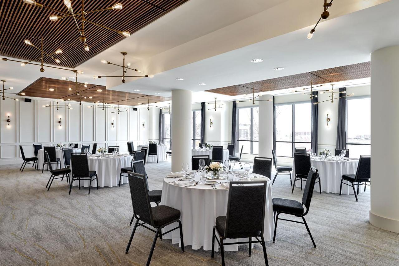 Courtyard By Marriott Calgary South YYC Exterior foto