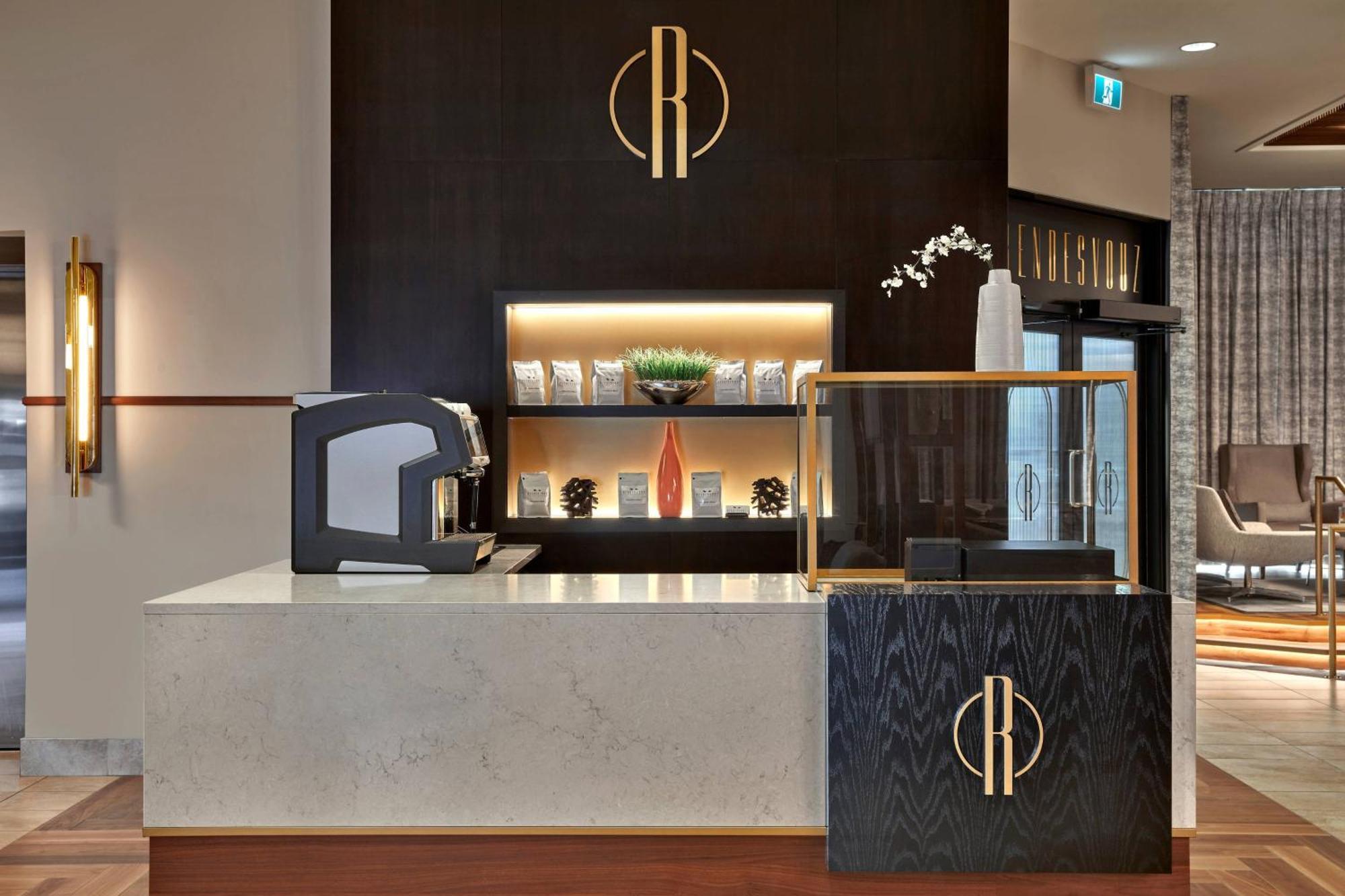 Courtyard By Marriott Calgary South YYC Exterior foto