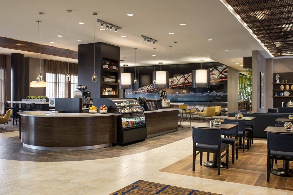 Courtyard By Marriott Calgary South YYC Exterior foto