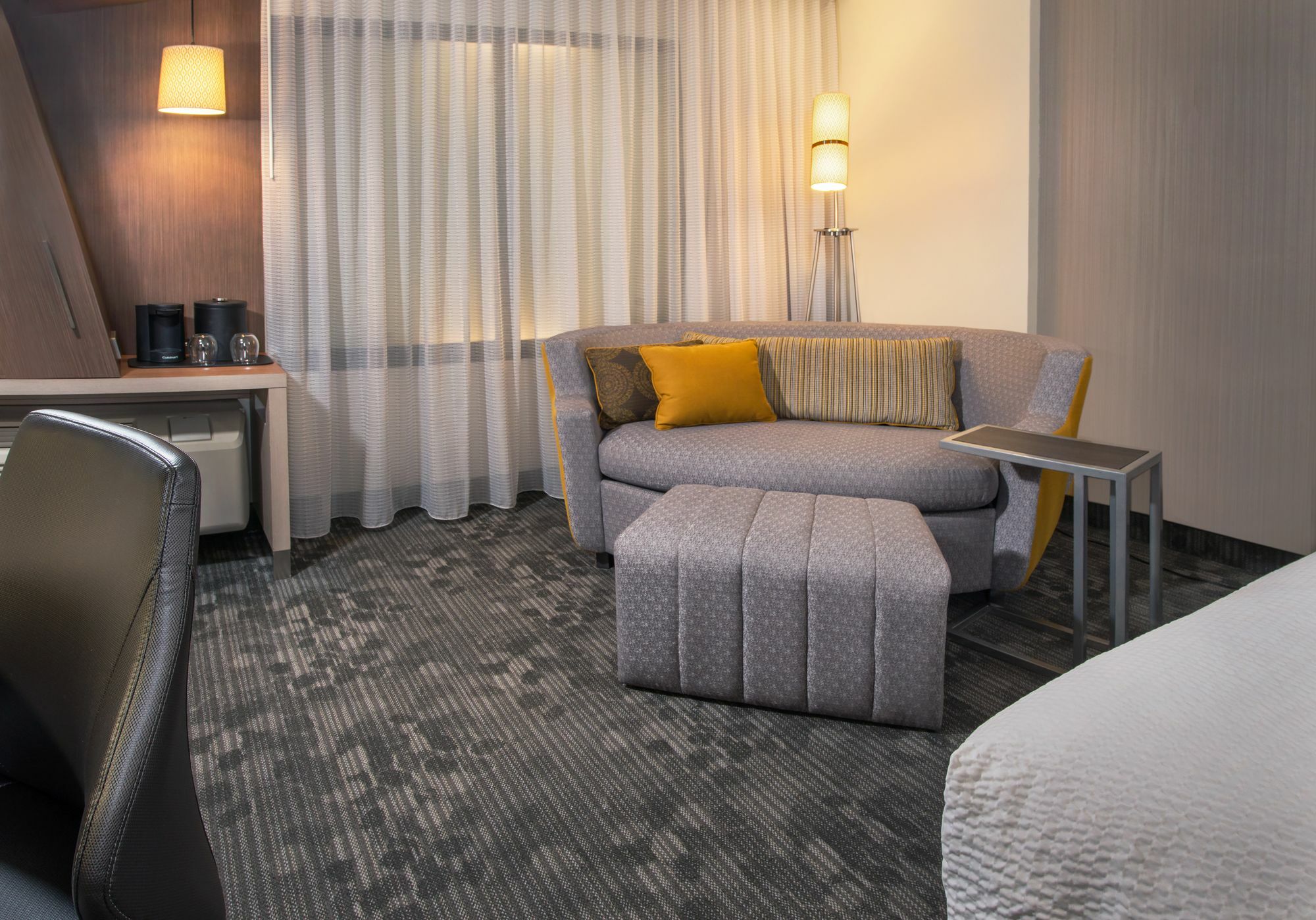 Courtyard By Marriott Calgary South YYC Exterior foto